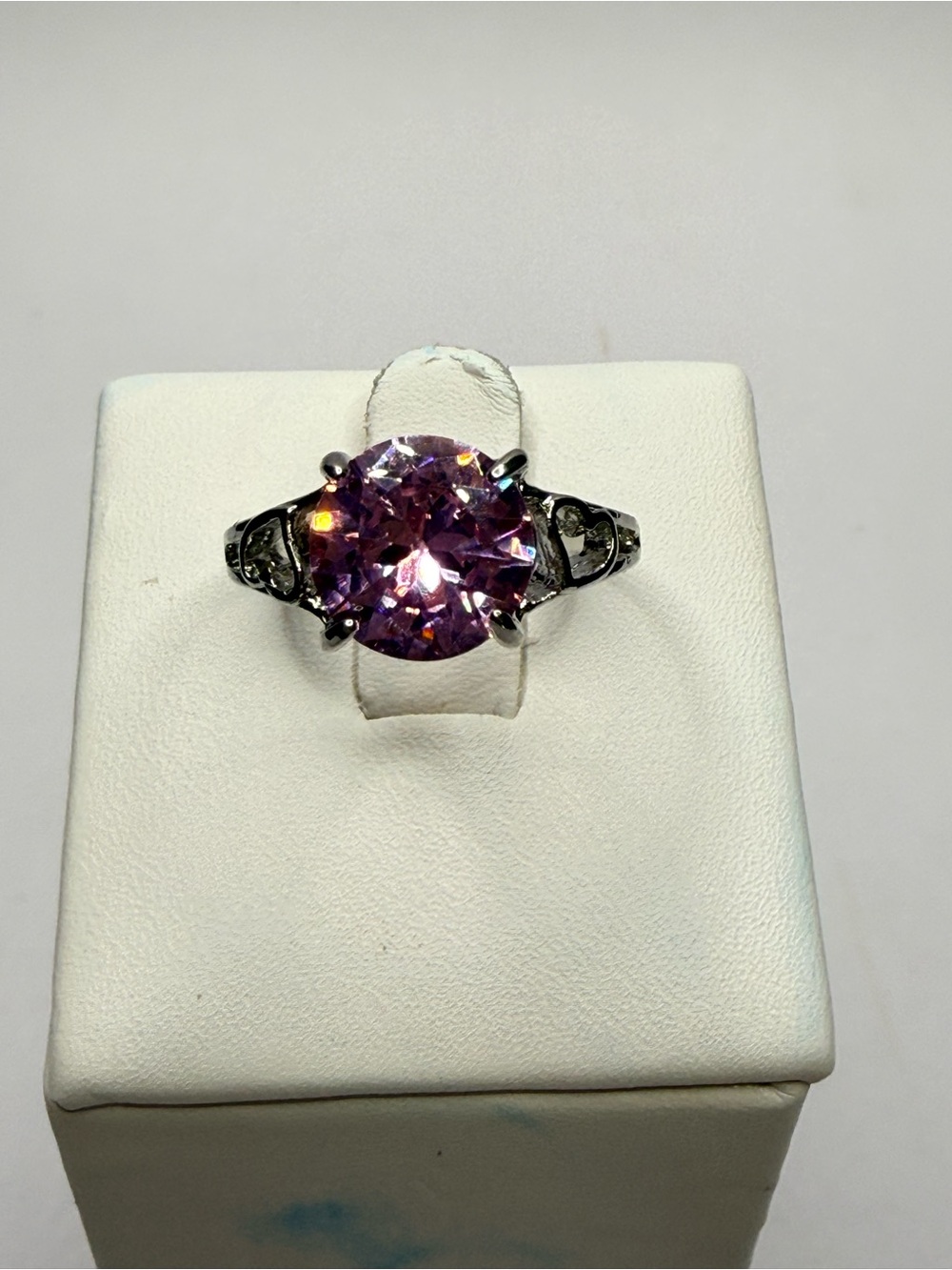 Silver Tone Ring with Pink Round-Cut Center Stone Size 7.5t